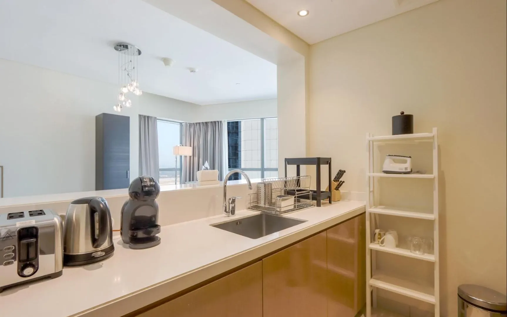 2Br Oasis In Damac Towers By Livbnb Dubai