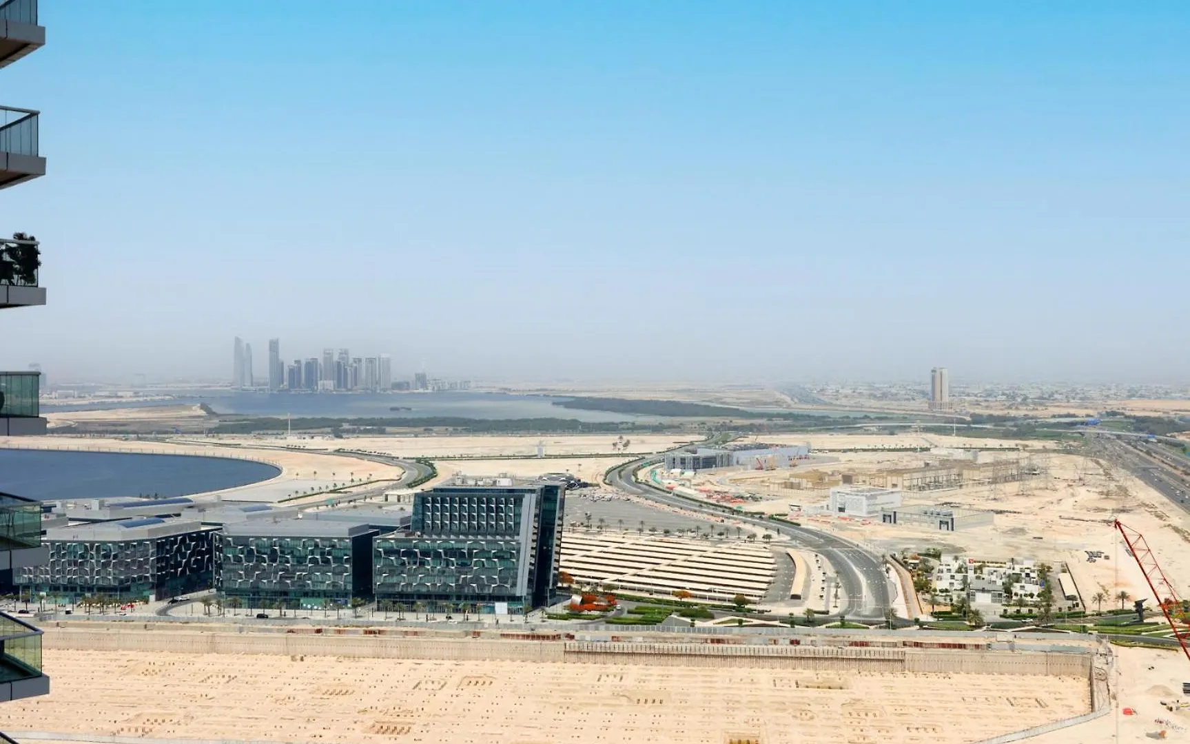 2Br Oasis In Damac Towers By Livbnb Dubai United Arab Emirates