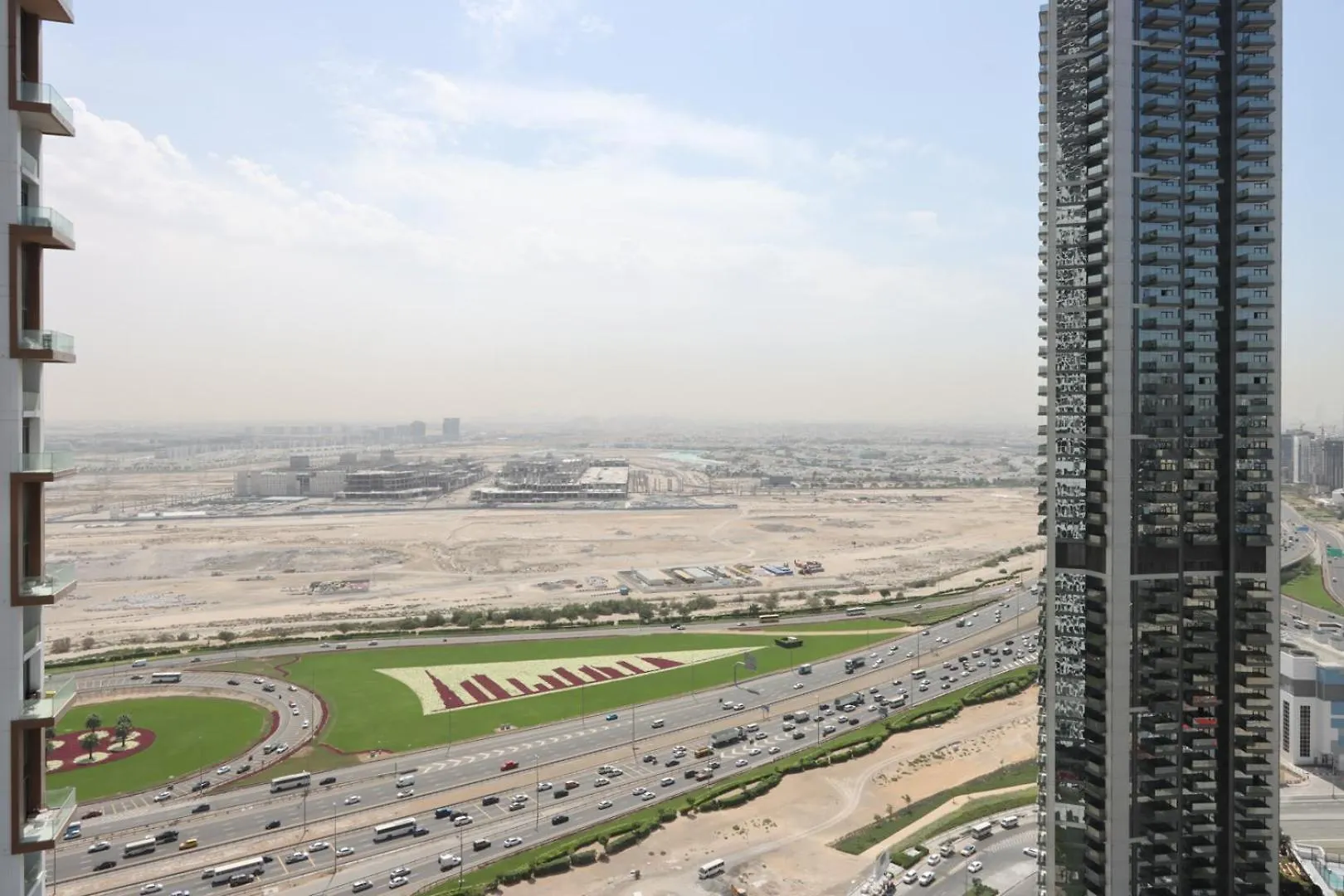 2Br Oasis In Damac Towers By Livbnb Dubai United Arab Emirates