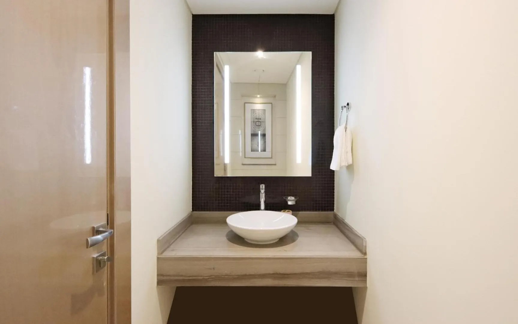 Apartment 2Br Oasis In Damac Towers By Livbnb Dubai