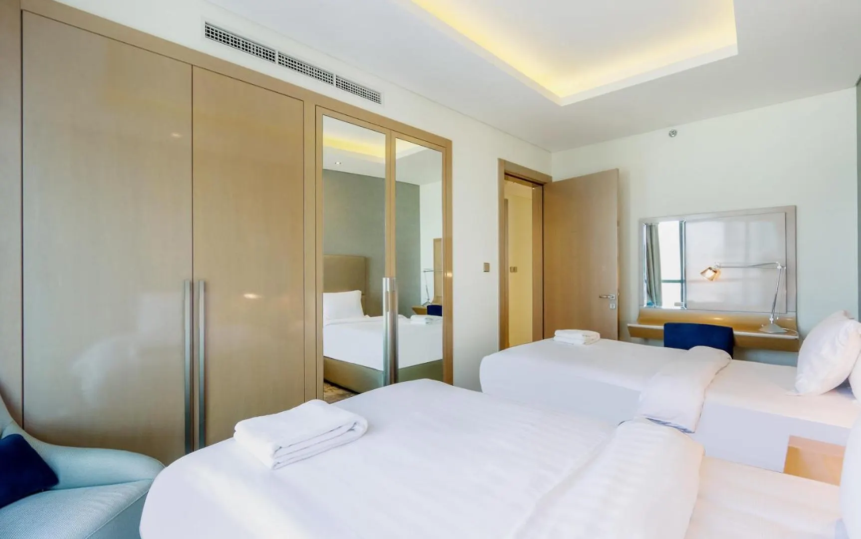 2Br Oasis In Damac Towers By Livbnb Dubai Apartment