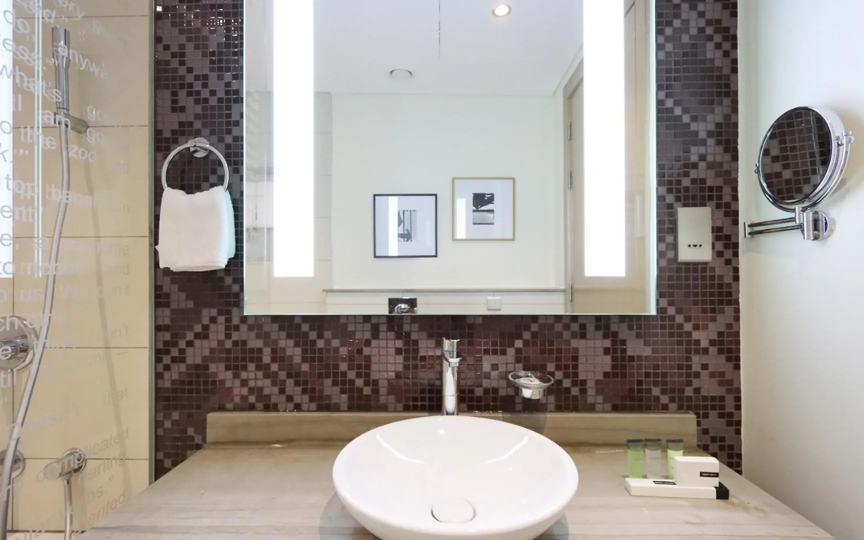 2Br Oasis In Damac Towers By Livbnb Dubai Apartment